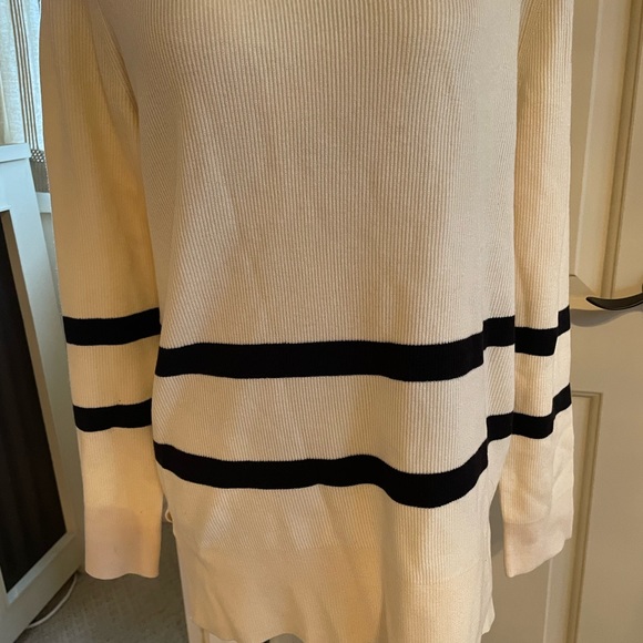 Priv Rian Lounge Set. Super soft lounge set. Material content is not listed. - Picture 10 of 14